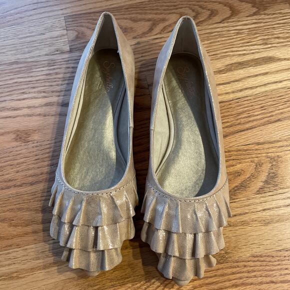 New Seychelles Anthropologie pointed toe flats gold metallic size 7.5 - Picture 2 of 10